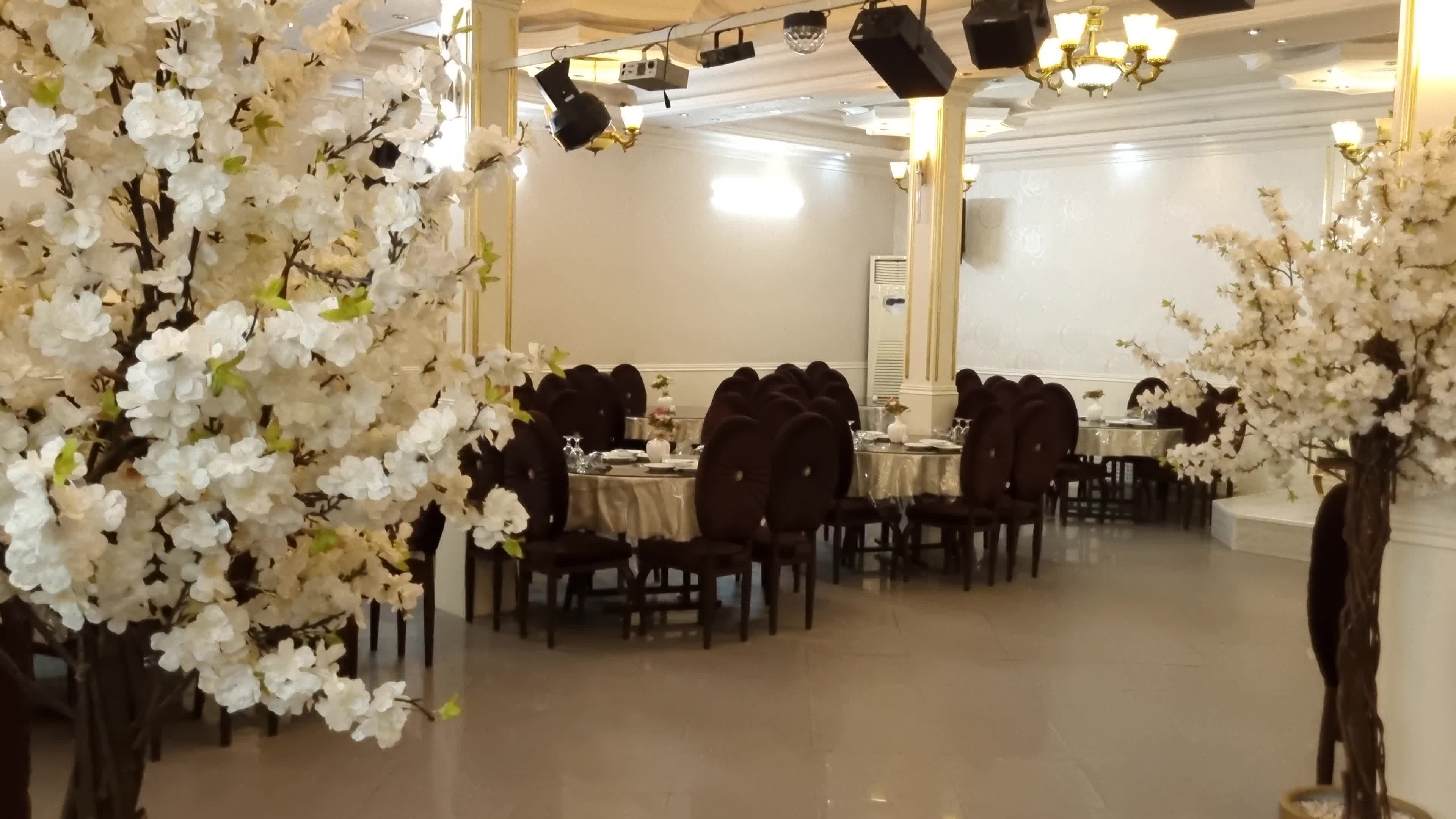 تالار ارغوان قم